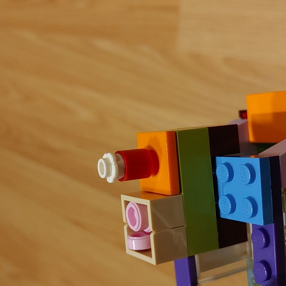 Lego Friends Juniors Mia's Organic Food Market (10749 - Retired Product) - Picture 3 of 5